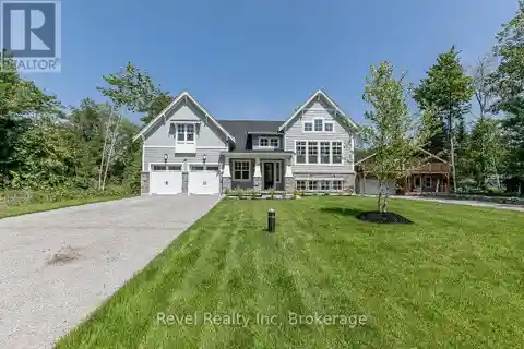 Stunning Custom-Built Estate Near Georgian Bay
