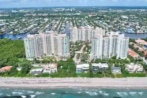 Corner Apartment with Amazing Panoramic Views