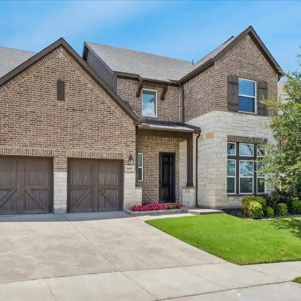 LUXURY LIVING BACKING TO PEACEFUL GREEN SPACE
