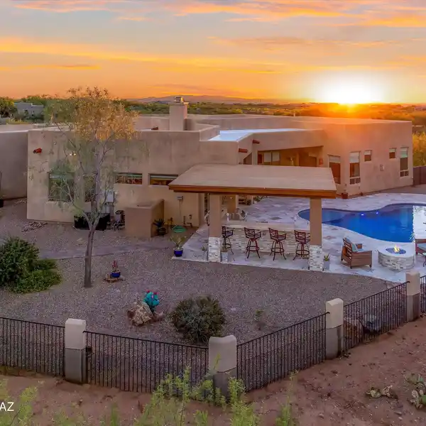 LUXURIOUS RESORT-STYLE DESERT LIVING HOME