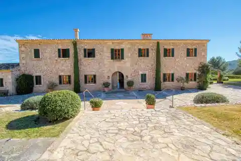 Finca Property with Unique Views over the Exclusive Vall D'axartell Valley