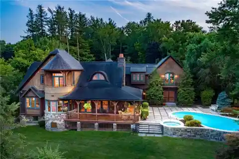 Extraordinary Skaneateles Lake Waterfront Estate