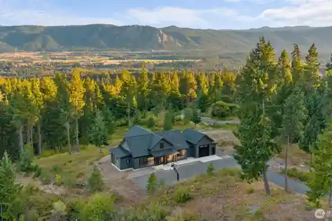 Luxury and Nature on 21-Plus Acres