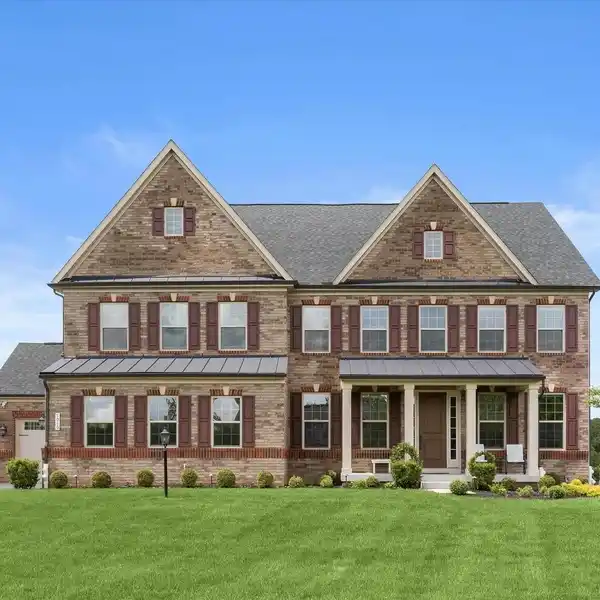 IMPRESSIVE FORMER STRATFORD HALL MODEL HOME