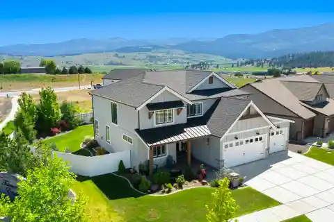 Luxurious and Functional Fairmont Estates Home