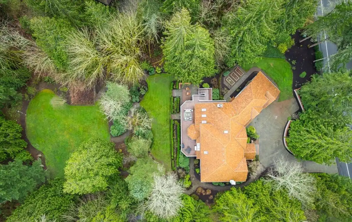 Beautiful Custom Home in Broadhurst