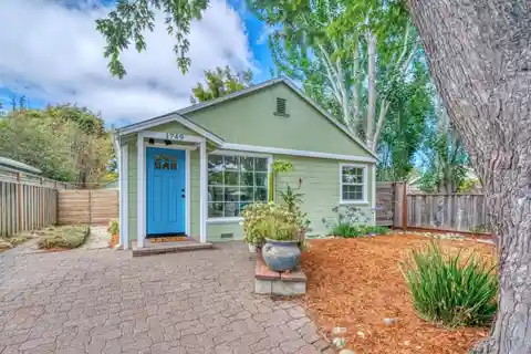 Absolutely Adorable Capitola Beach Bungalow