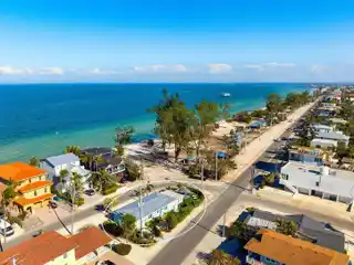 Turnkey Furnished Cottage on the North End of Anna Maria Island