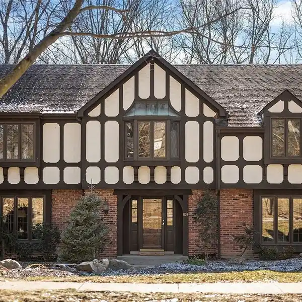 CUSTOM BUILT STAMBROSKY HOME