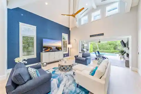 Sophisticated Mangrove Bay Retreat