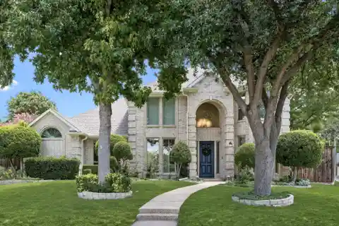 Elegant Pool Home on a Quiet Cul-De-Sac