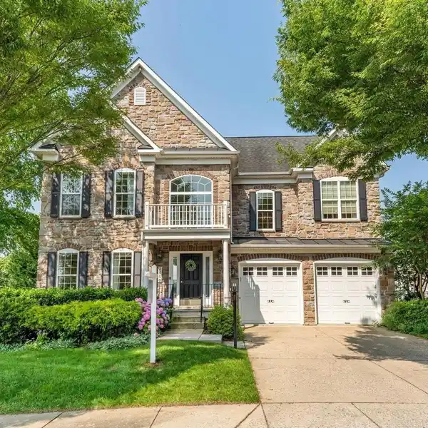 EXQUISITE FORMER MODEL HOME