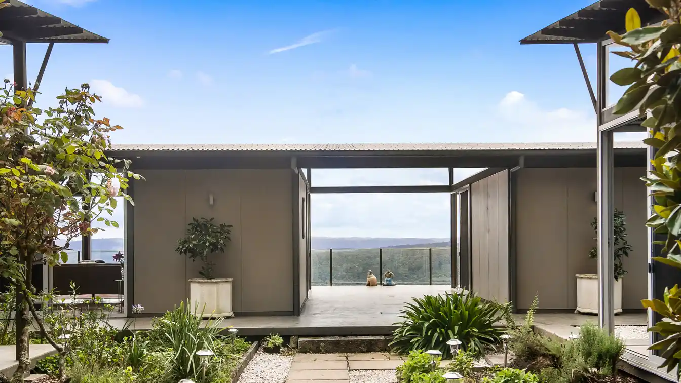 Pavilion-style Retreat with Breathtaking Views