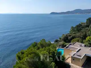 Huge Opportunity Overlooking the Sea