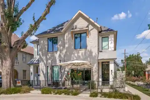 New Single-Family Attached Home in a Fantastic Location