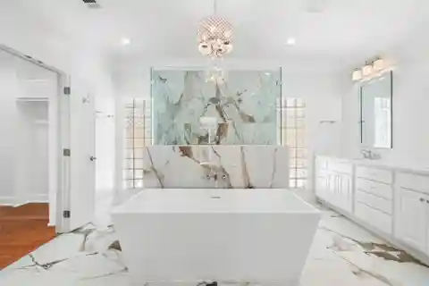 Spectacular Renovation in Lincoln Heights
