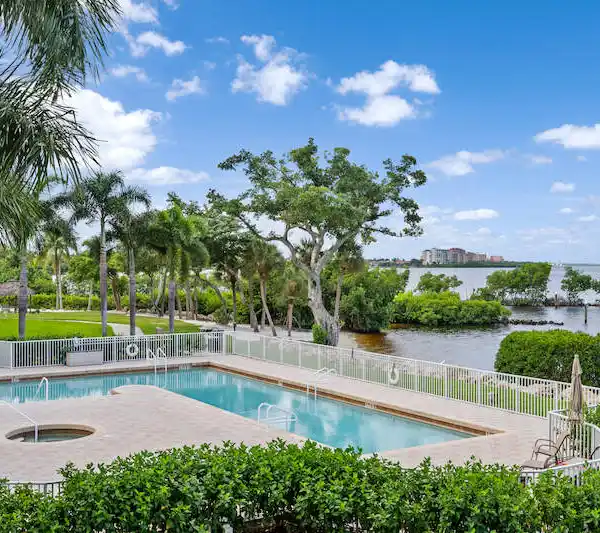 FULLY FURNISHED PENTHOUSE WITH RIVER AND DOWNTOWN VIEWS