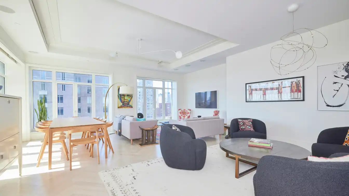 Extraordinary Full-floor Penthouse