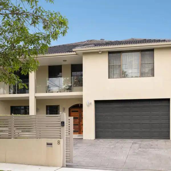 METICULOUSLY MAINTAINED FULL BRICK RESIDENCE