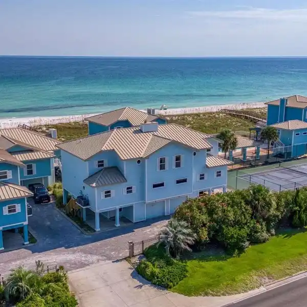 COASTAL SANCTUARY IN EXCLUSIVE PORTSIDE VILLAS