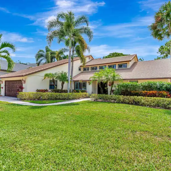 THURSTON HOME WITH FAIRWAY PATIOS AND MODERN UPGRADES