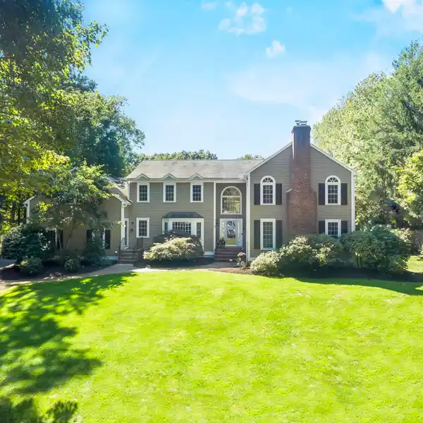 ELEGANT COLONIAL WITH HEATED POOL OASIS