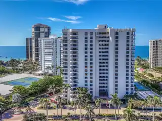 Beautiful Home in Solamar in the Heart of Park Shore