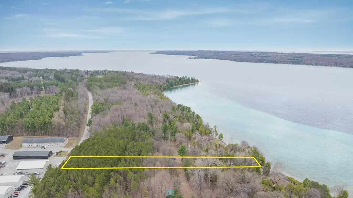Prime Lakefront Property