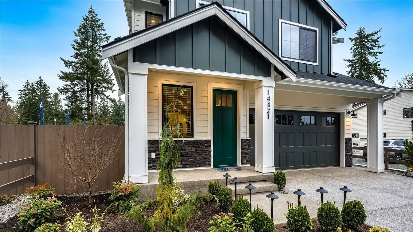 Sleek New Home in in the North Creek Area