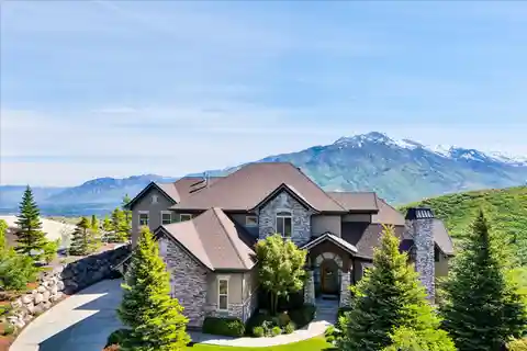 One-of-a-kind House in a One-in-a-million Neighborhood