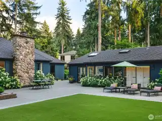 Garden Sanctuary in Bridle Trails