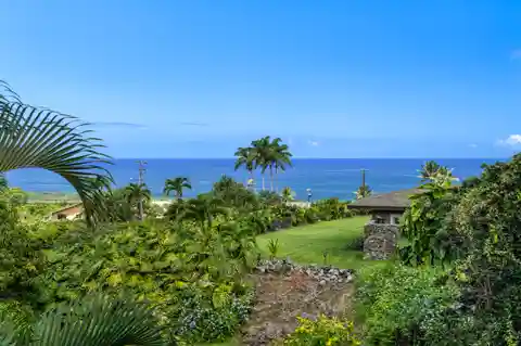 Exceptional Residence in Kealakekua Bay Estates