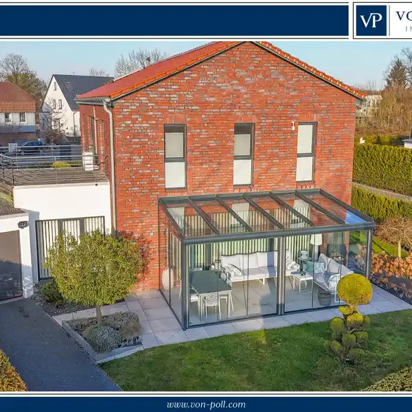 LUXURIOUS HOME IN QUIET YET CENTRAL LOCATION