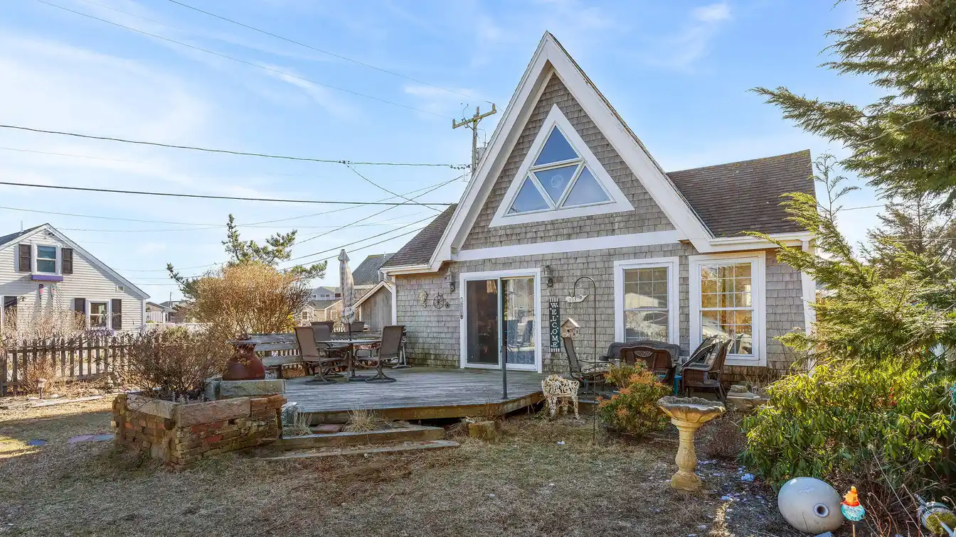 Two Bedroom Cottage on a Good-sized Lot
