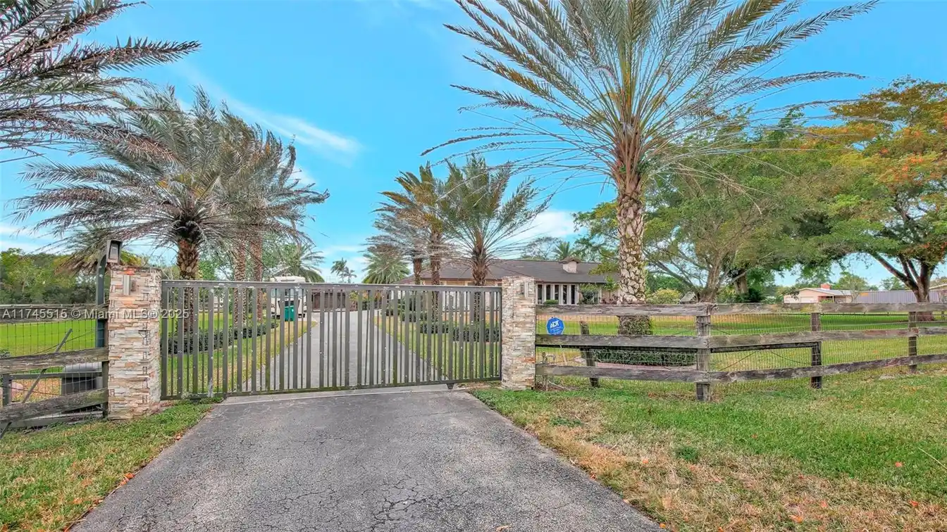 Horse Country Paradise in Southwest Ranches
