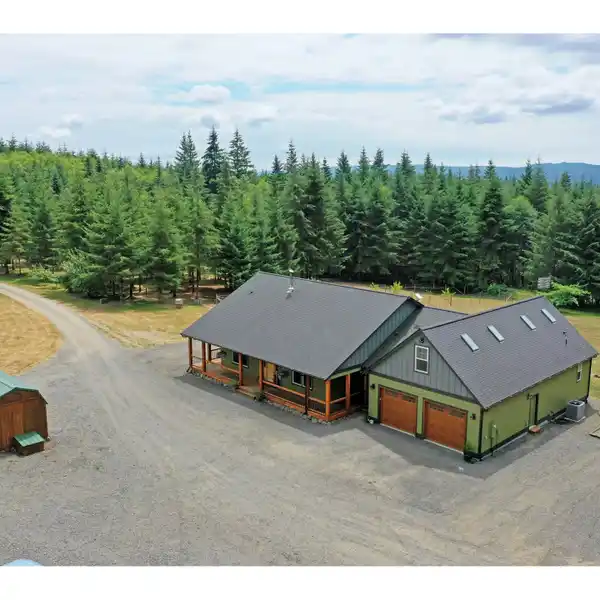 BEAUTIFUL CRAFTSMAN RANCH STYLE HOME