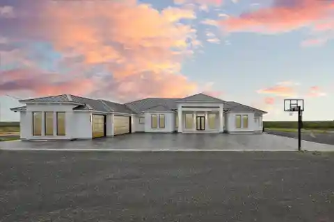 Modern Luxury Home in a Peaceful Setting