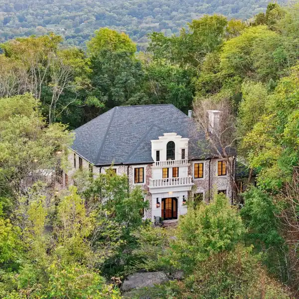 HILLTOP MANOR