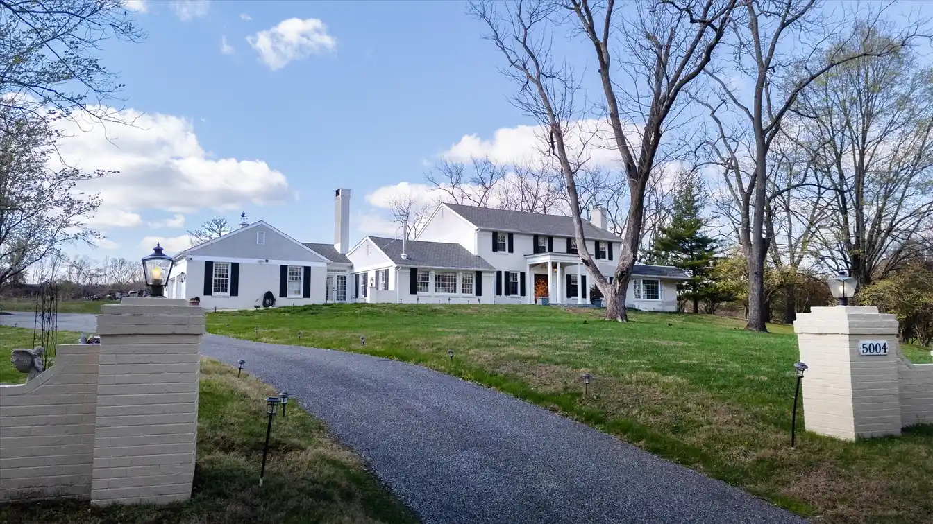 Alluring Colonial Estate