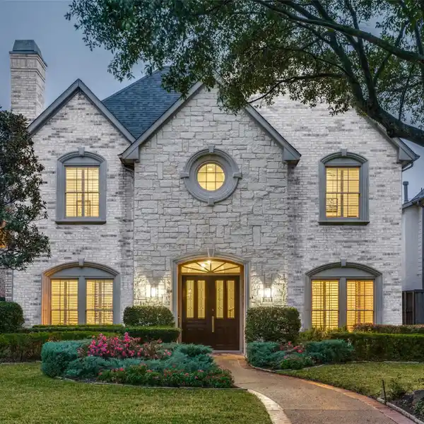 WELL-BUILT CUSTOM RESIDENCE IN UNIVERSITY PARK