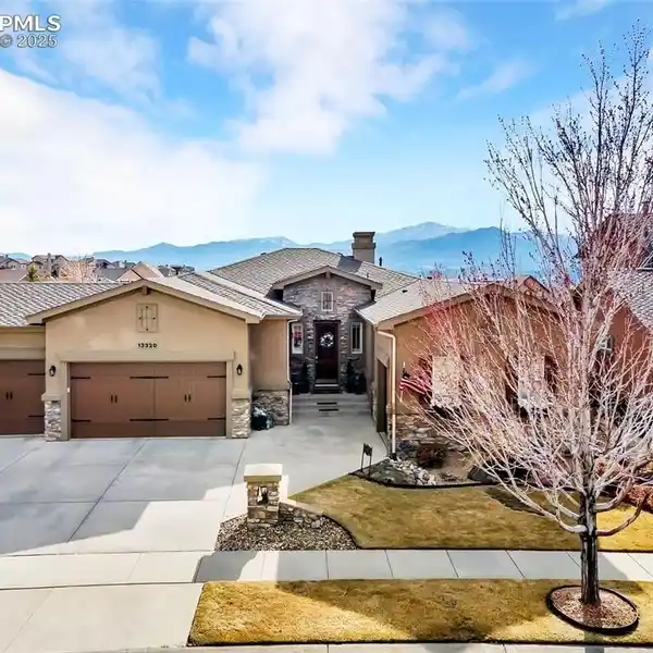 RANCH-STYLE LUXURY HOME