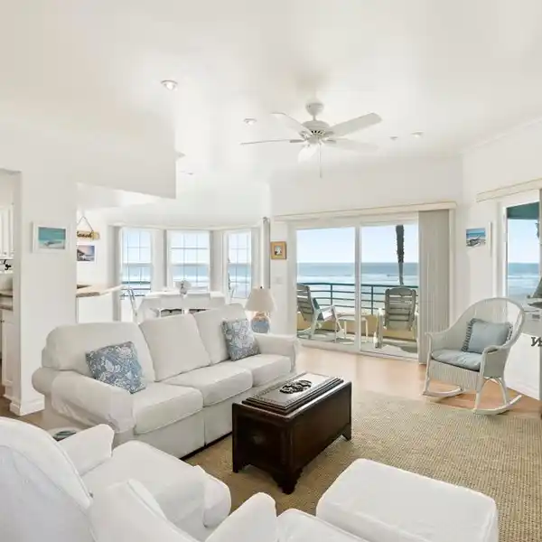 EXCEPTIONAL FRONT ROW END-UNIT CONDO