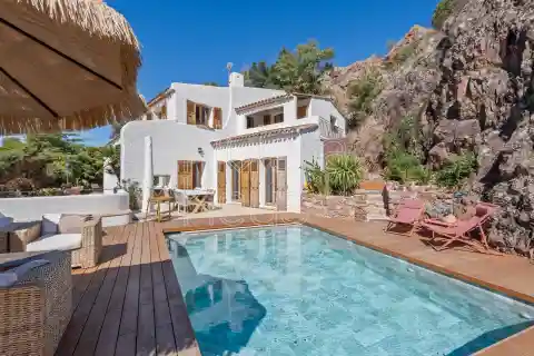 Beautifully Renovated Villa with Modern Elegance