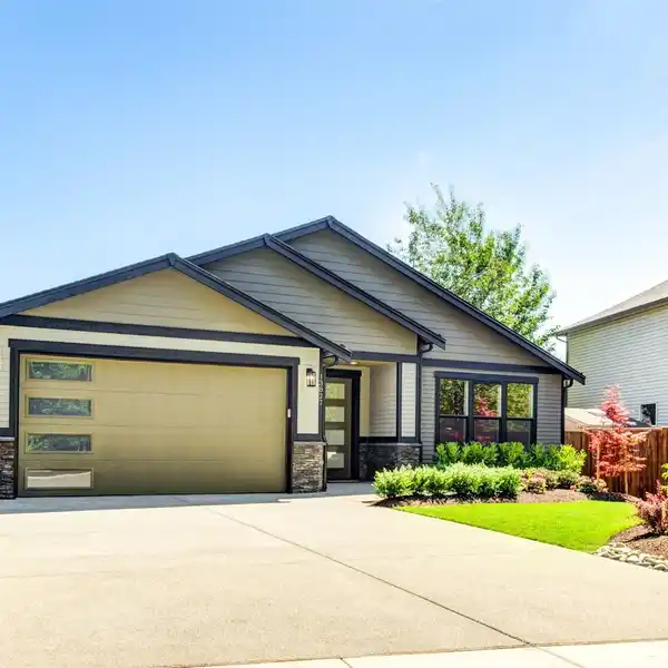 NEW RAMBLER IN DESIRABLE FERNWOOD ESTATES