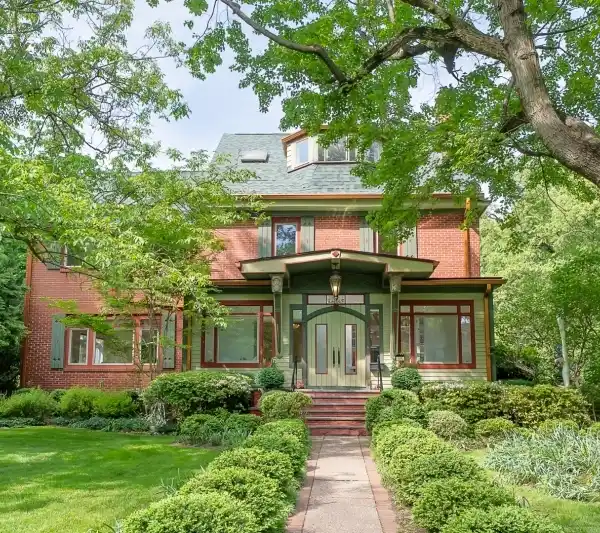 ICONIC PROPERTY AT AN INCREDIBLE PRICE