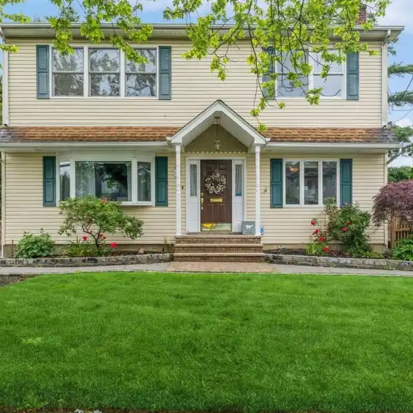 CHARMING AND INVITING COLONIAL