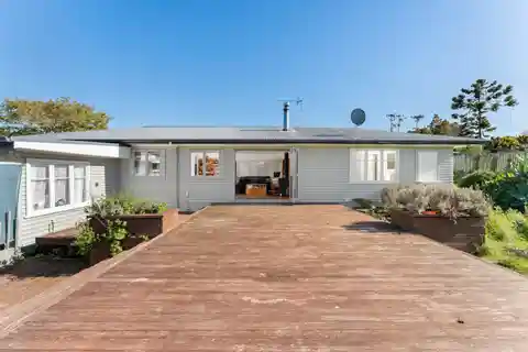 Sunlit Oasis on over an Acre