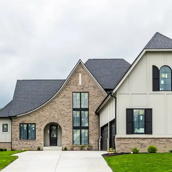 STUNNING MODERN HOME IN GATED HOLLIDAY FARMS