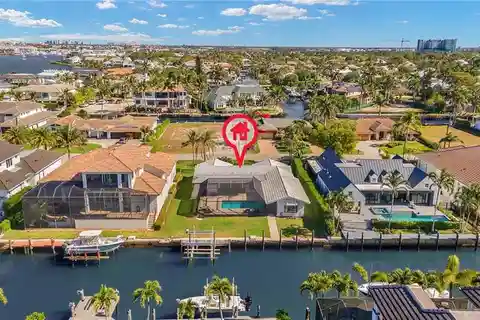 A Slice of Paradise with Easy Gulf Access