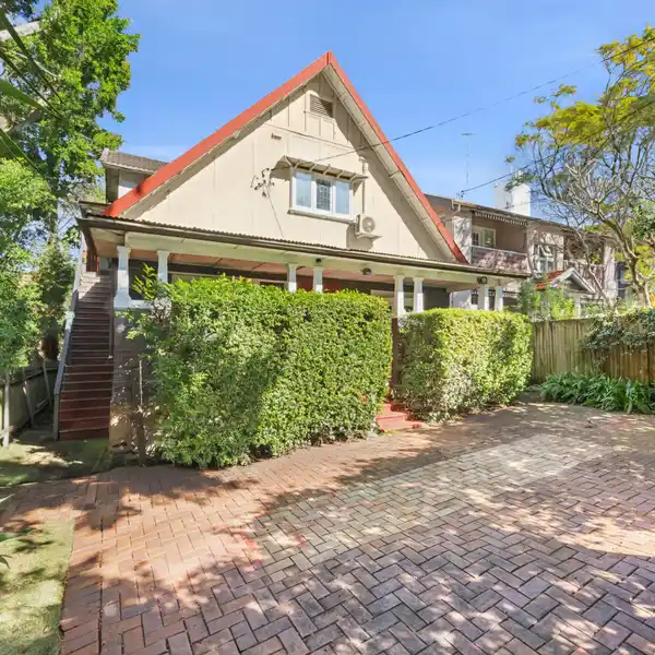 EXCEPTIONAL OPPORTUNITY IN AN EXCLUSIVE HARBOURSIDE ENCLAVE